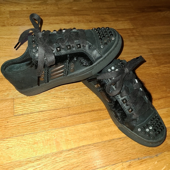 EUC UGG Sneakers - Picture 3 of 9